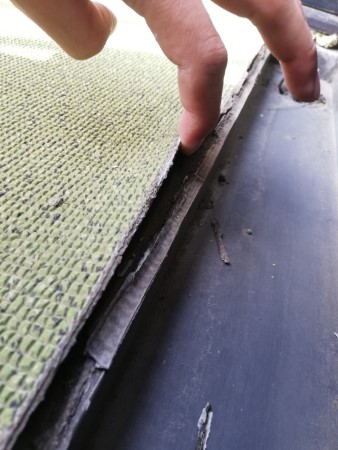 シート防水の浮き　床がボコボコ